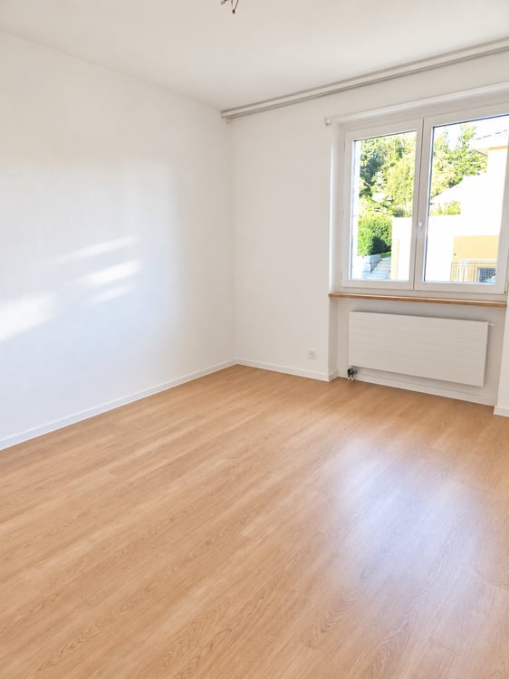 Grosszügiges Einfamilienhaus mit Wintergarten und Garten in Brügg zu vermieten 38