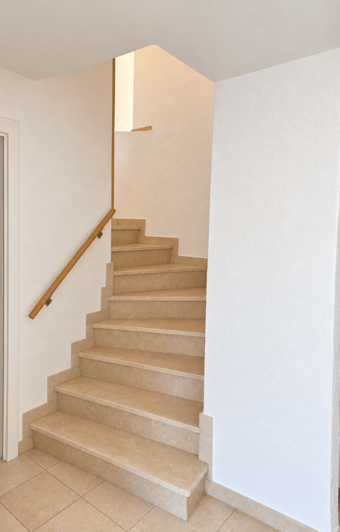 Grosszügiges Einfamilienhaus mit Wintergarten und Garten in Brügg zu vermieten 26