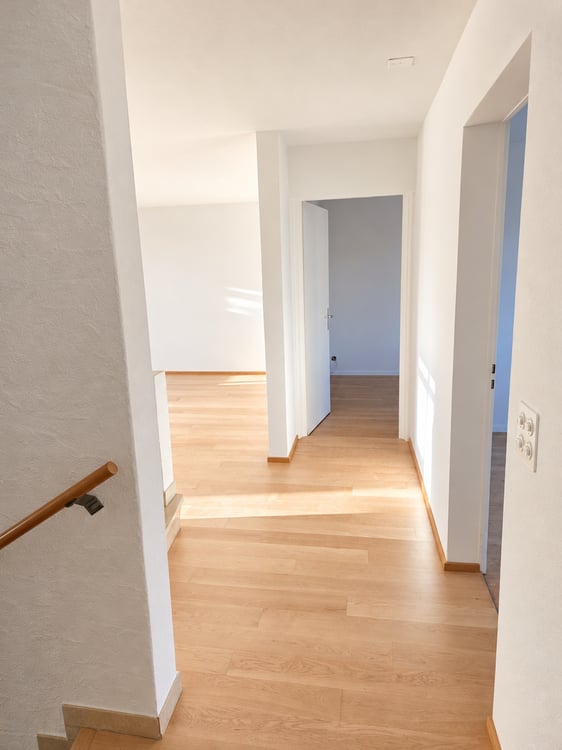 Grosszügiges Einfamilienhaus mit Wintergarten und Garten in Brügg zu vermieten 37