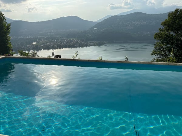 Villa con piscina e vista lago 180gradi - vendita diretta dal proprietario 1