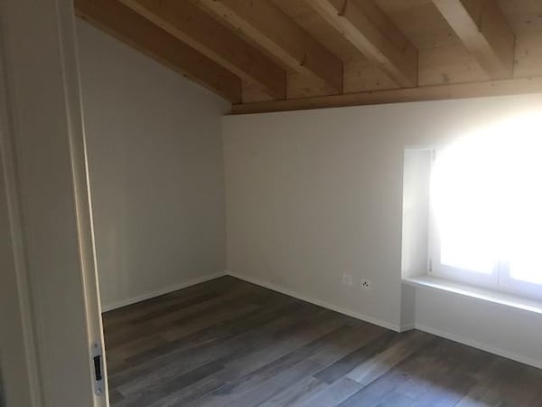 Attico con stupenda vista lago in casa di soli 3 appartamenti 8