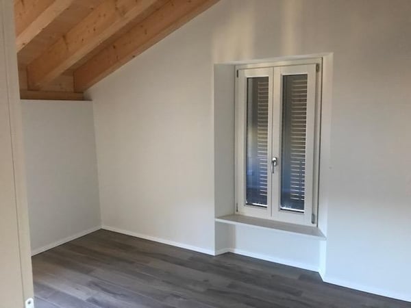 Attico con stupenda vista lago in casa di soli 3 appartamenti 9
