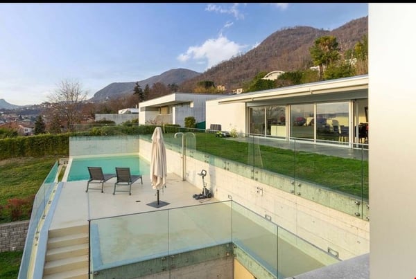 Moderna Villla con vista e piscina 4