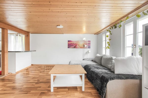 Renoviertes freistehendes Einfamilienhaus mit Umschwung 2