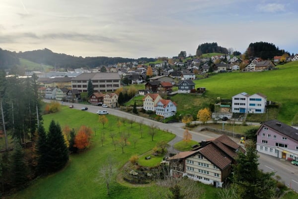 Renoviertes freistehendes Einfamilienhaus mit Umschwung 10