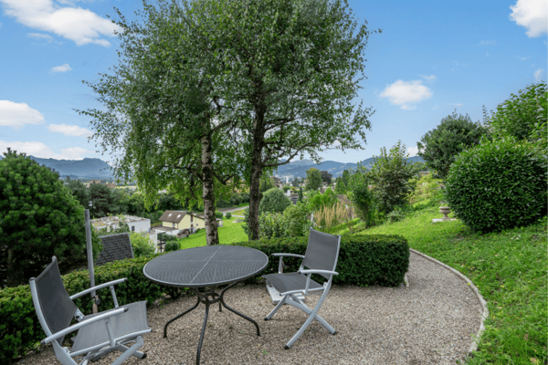 Liebevoll renoviertes Einfamilienhaus mit traumhafter Aussicht 12