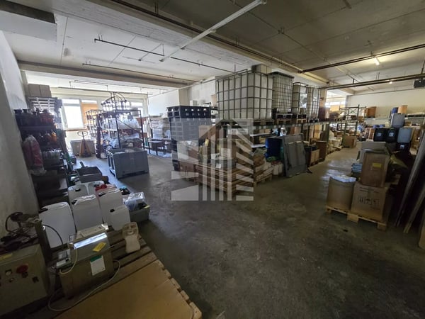 Vaste local commercial à Ecublens 8