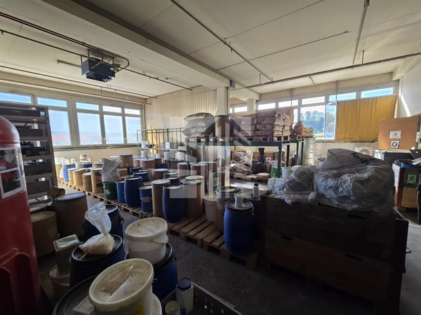 Vaste local commercial à Ecublens 4