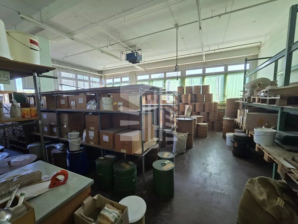 Vaste local commercial à Ecublens 7