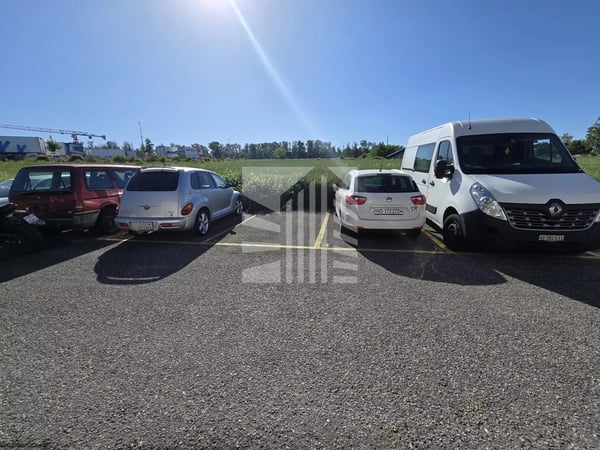 Vaste local commercial à Ecublens 13