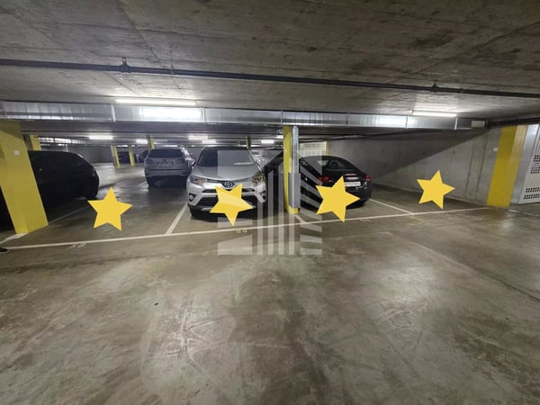 Locaux haut standing au rez-de-chaussée 12
