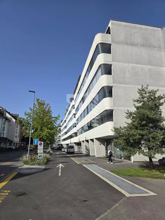 Locaux haut standing au rez-de-chaussée 1