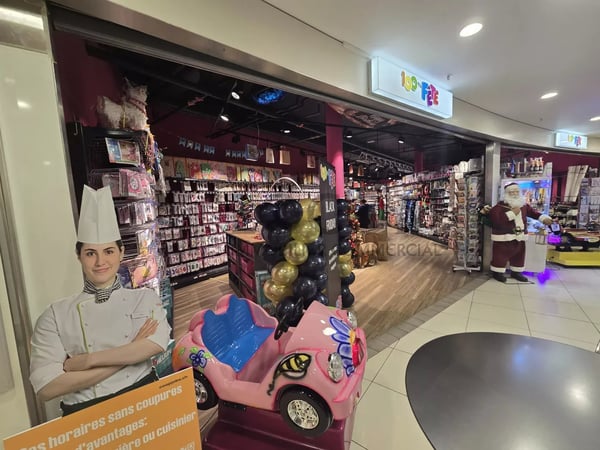 Superbe arcade dans le centre commercial Belair 3