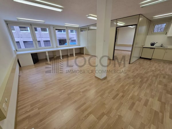 Locaux à louer dans immeuble équipé 10