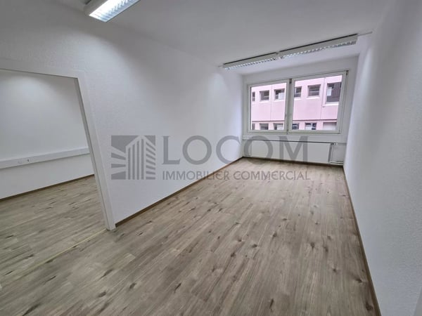 Locaux à louer dans immeuble équipé 5