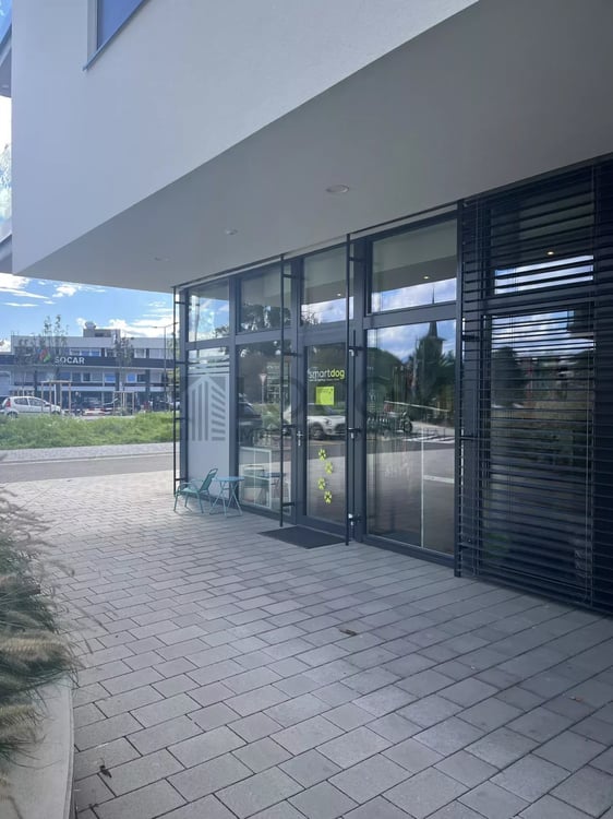 Arcade commerciale de 75 m² avec importante visibilité 3