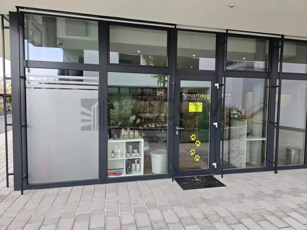 Arcade commerciale de 75 m² avec importante visibilité 2