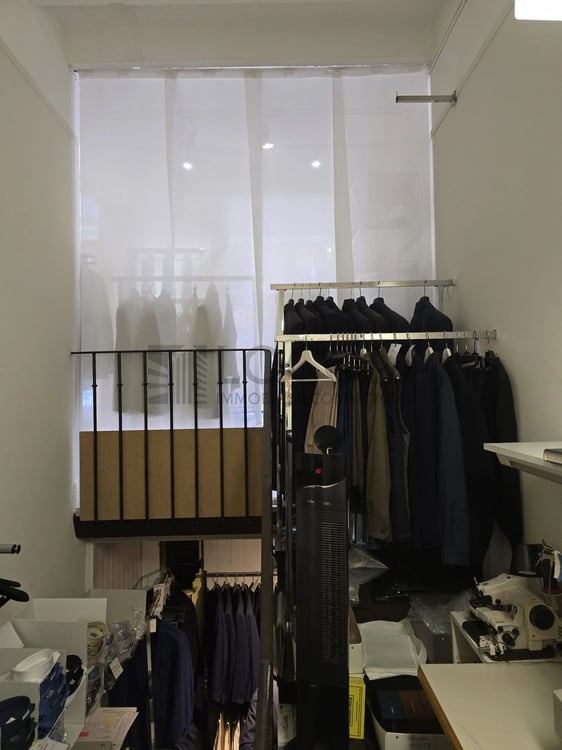 Belle arcade de 82 m² à la rue de la Paix à côté d'Hermès 10