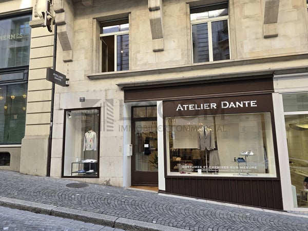 Belle arcade de 82 m² à la rue de la Paix à côté d'Hermès 3
