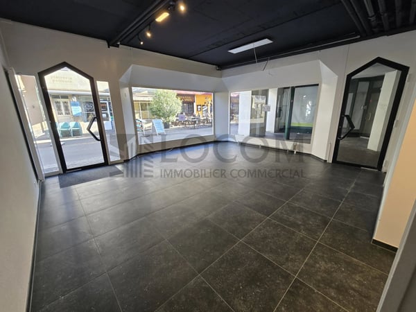 MORGES CENTRE ? Arcade commerciale de 50 m² à louer | 2 belles vitrines | Boutique, showroom ou services 4