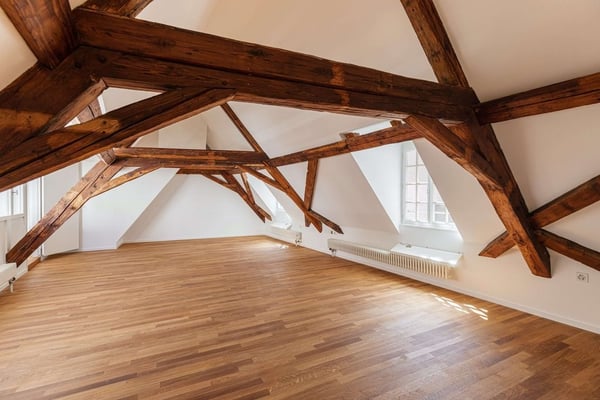 Büro im Dachgeschoss eines historischen Gebäudes 4
