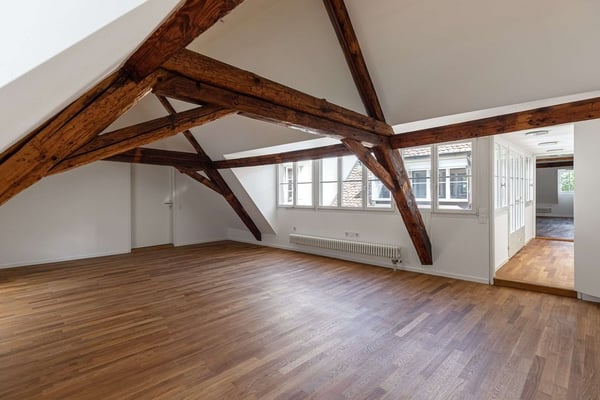 Büro im Dachgeschoss eines historischen Gebäudes 5