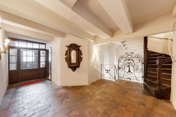 Luxuriöse Altstadt-Wohnung mit Gartensitzplatz an exklusiver Lage 10