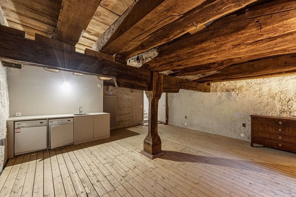 Luxuriöse Altstadt-Wohnung mit Gartensitzplatz an exklusiver Lage 11