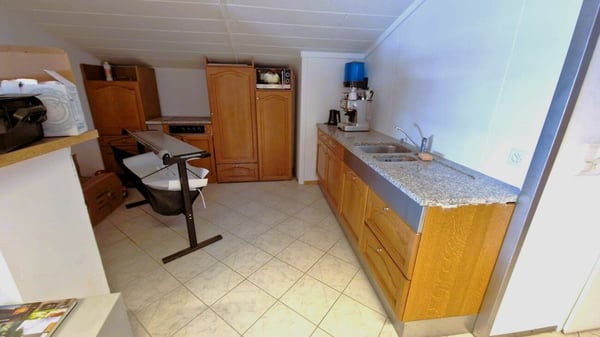 IDEAL POUR COMMERCE/SHOWROOM/ARTISANT 8