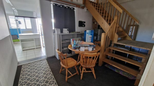 IDEAL POUR COMMERCE/SHOWROOM/ARTISANT 5