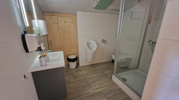 IDEAL POUR COMMERCE/SHOWROOM/ARTISANT 9