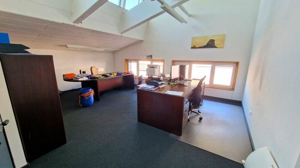 IDEAL POUR COMMERCE/SHOWROOM/ARTISANT 10