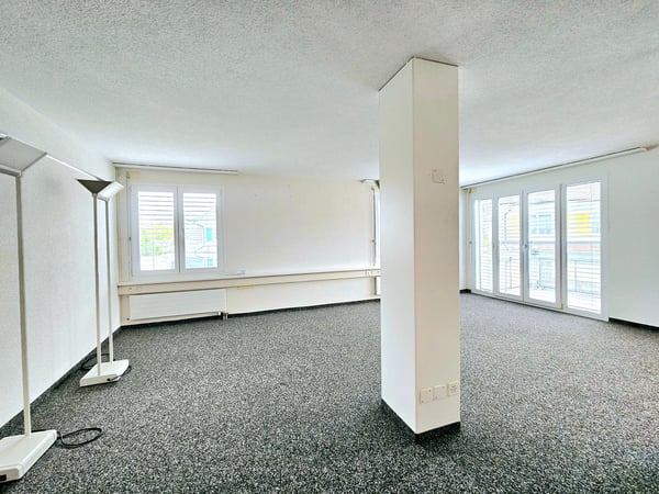 heller Büro- / Praxisraum 2