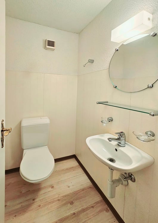 heller Büro- / Praxisraum 7