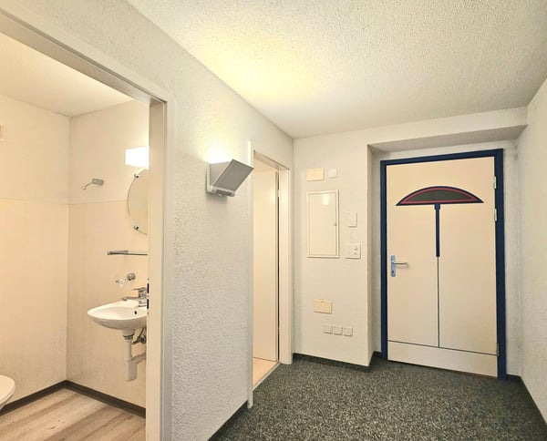 heller Büro- / Praxisraum 5