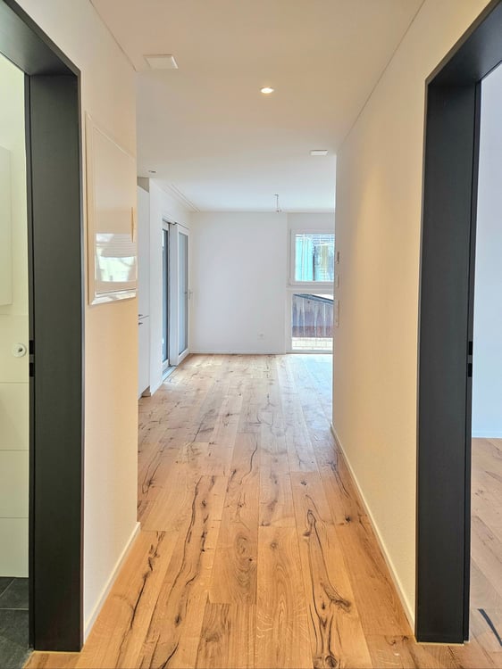 Moderne 2.5 Zimmerwohnung 6