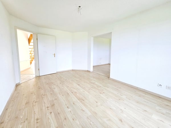 Charmante 4.5 - Zimmer-Maisonettewohnung mit Galerie 15