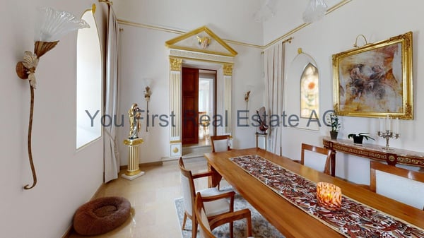 Einzigartige Villa 8