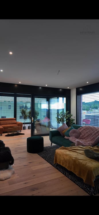 Licht. Luft. Luxus. – Exklusive 1.5-Zimmer-Attikawohnung mit Jacuzzi & Wintergarten 2