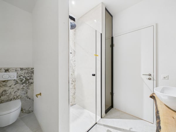 Exklusiver Neubau 2025 – 1.5-Zi. Terrassenwohnung mit 130 m² Panorama 16