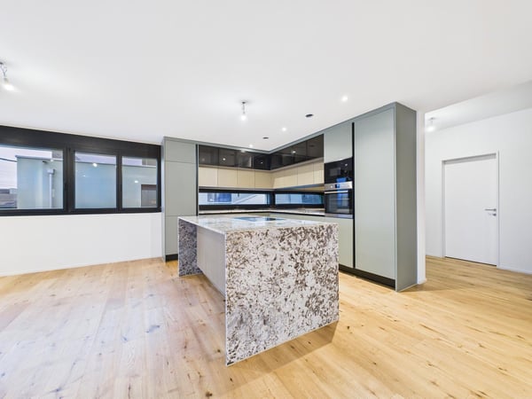 Exklusiver Neubau 2025 – 1.5-Zi. Terrassenwohnung mit 130 m² Panorama 8