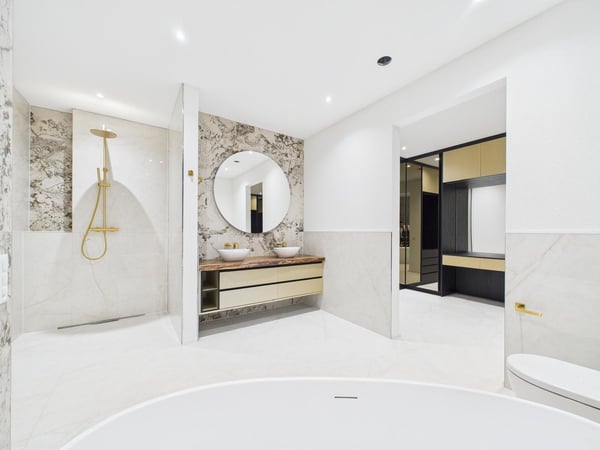 Exklusiver Neubau 2025 – 1.5-Zi. Terrassenwohnung mit 130 m² Panorama 21