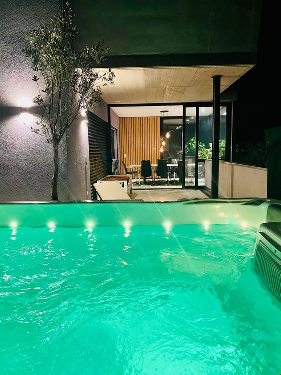 Luxuriös mit Wintergarten, 2 Ged.sitzplätze, 2 Terrassen & Swimingpool 27