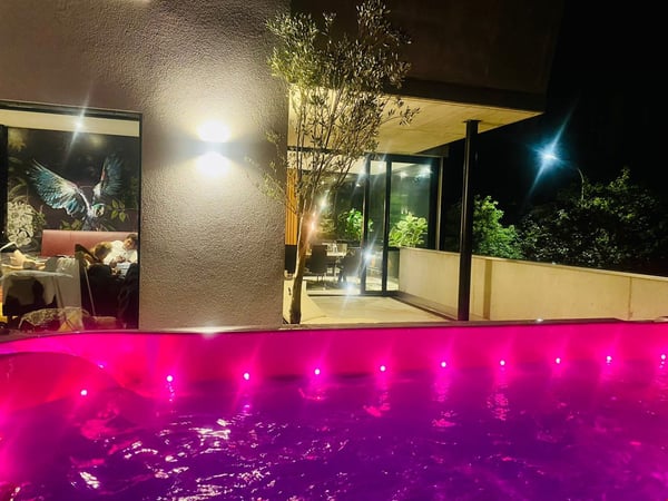 Luxuriös mit Wintergarten, 2 Ged.sitzplätze, 2 Terrassen & Swimingpool 23