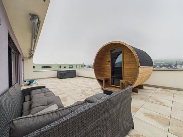 Licht. Luft. Luxus. – Exklusive 5.5-Zimmer-Attikawohnung mit Jacuzzi & Wintergarten 22