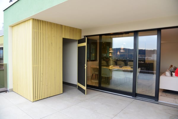 WG-Zimmer mit Terrasse & Whirlpool – Brugg 21