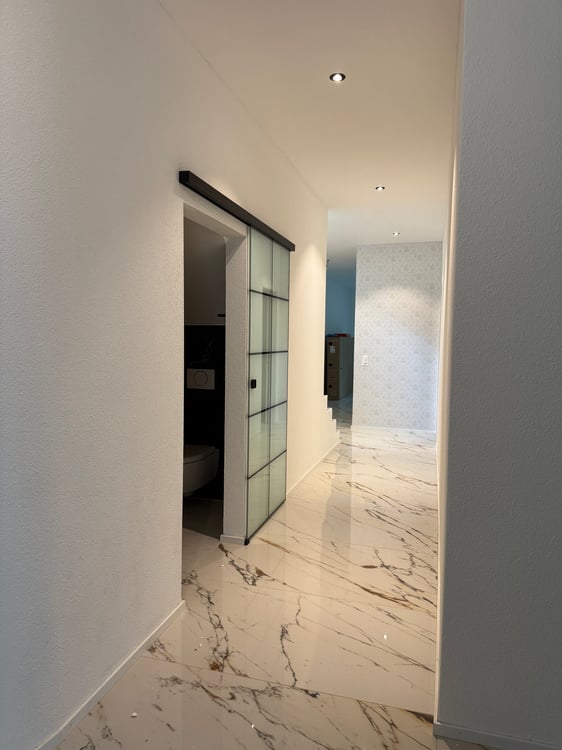 WG-Zimmer mit Terrasse & Whirlpool – Brugg 14