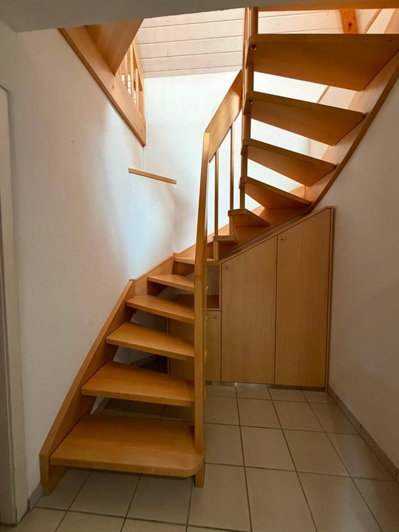 Charmant appartement sous les toits de 4 pièces à Biel/Bienne 5