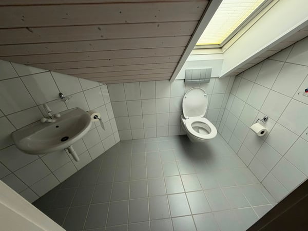 Charmant appartement sous les toits de 4 pièces à Biel/Bienne 16