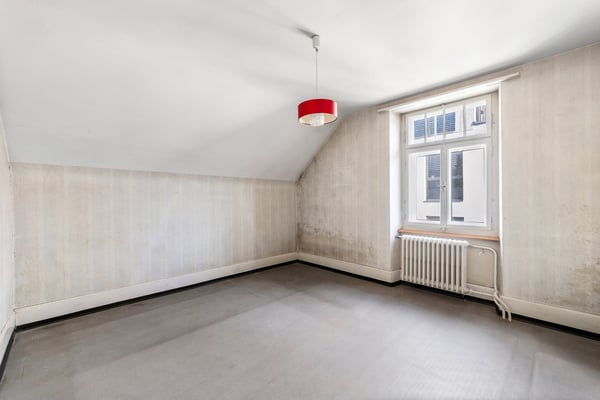 Einfamilienhaus mit Werkstatt und grossem Grundstück 16